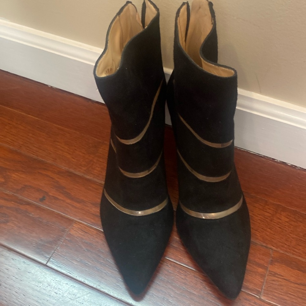NWOT Brenda Zaro 3.5” heels